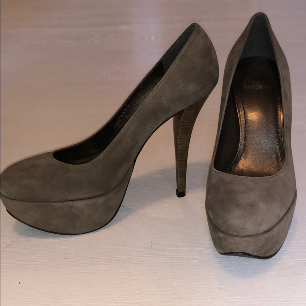 Pumps with wooden heel
